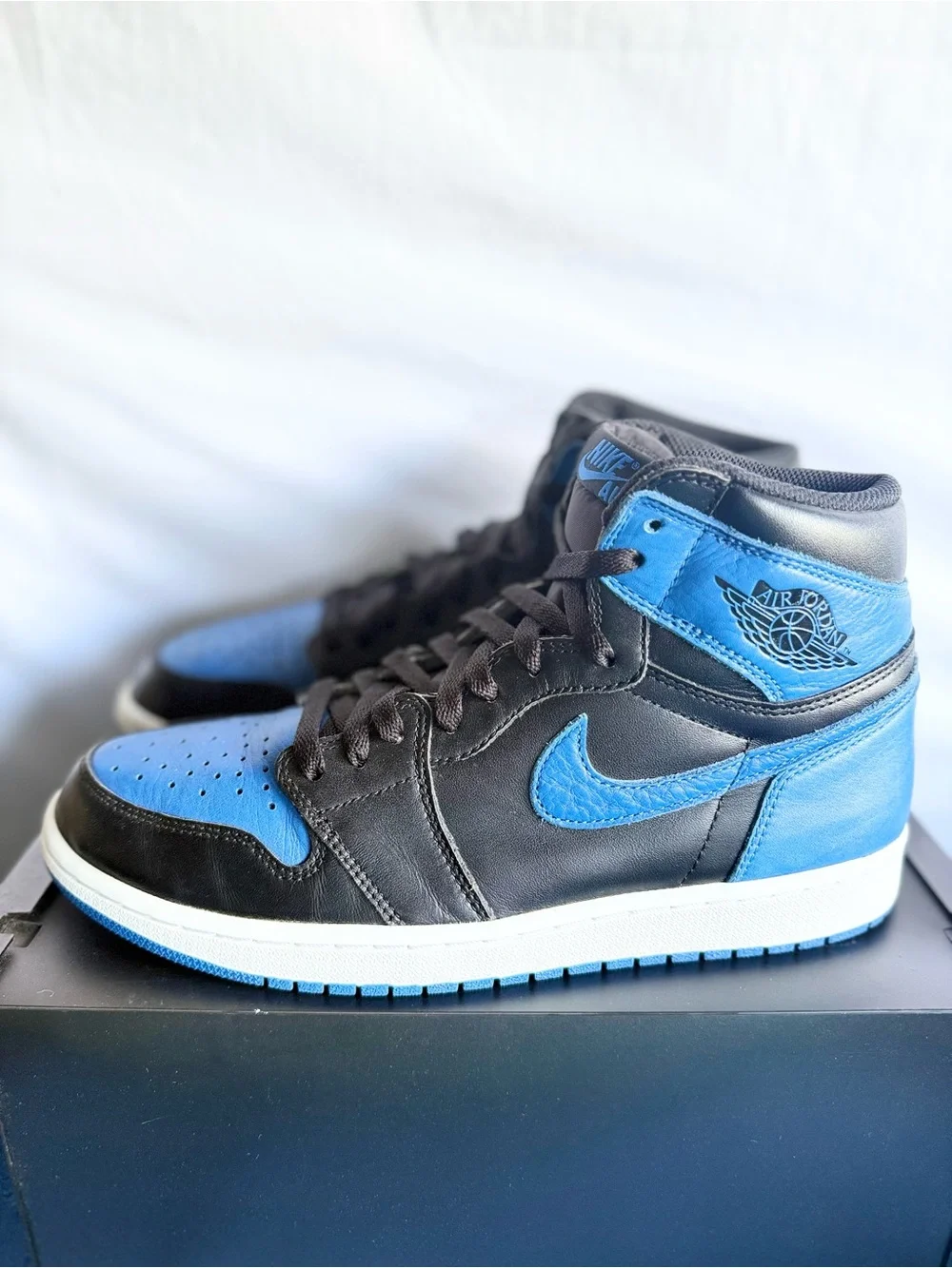 AUTHENTIC Jordan 1 Retro High OG Royal size 10 555088-007 2017 PRE-OWNED